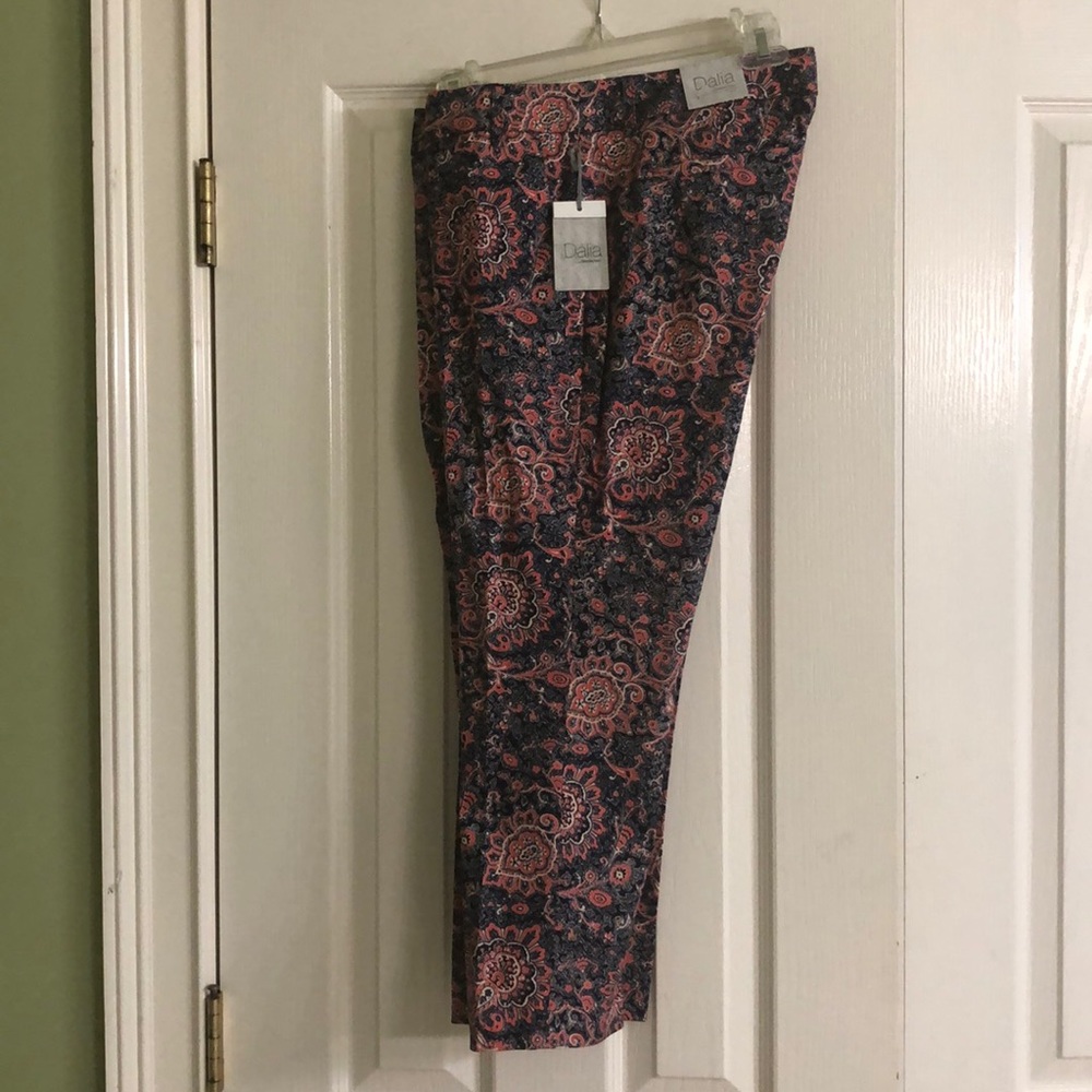 Cute and colorful ankle pants (New-never worn)